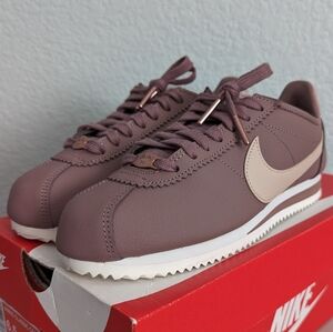 (SOLD) Nike Classic Cortez Smokey Mauve